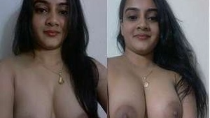 Aroused Indian woman gives oral pleasure