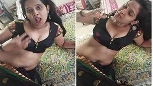 Hot Indian TikTok Video of a Seductive Desi Babe