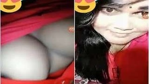 Watch an Indian girl flaunt her beauty in a video call