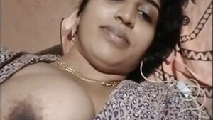 Indian housewife flaunts her body in explicit videos