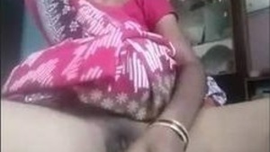 Indian woman masturbates in Telugu video