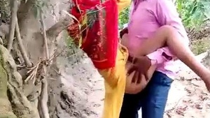 Outdoor full sex with a funny twist
