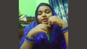 Blonde Odia babe flaunts her breasts and pussy while singing a song