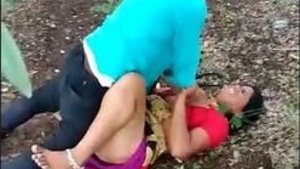 Desi babe Randi gets caught and fucked outdoors in public