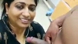 Kannur Ammayi camgirl gives hospital sex in HD video