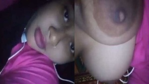 Horny Indian girl flaunts her sexy pussy in a naughty video