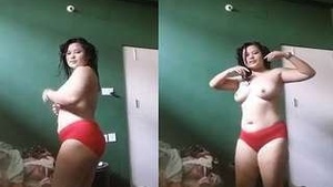 Busty Nepali girl masturbates for her lover in video