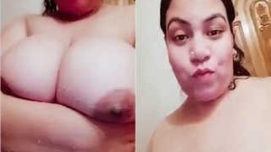 Horny bhabhi flaunts her big boobs in public