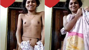 Amateur Mallu girl reveals her body in exclusive video