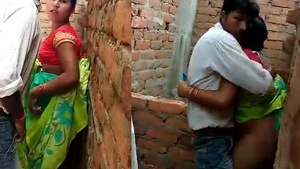 Desi bhabhi gets caught in the act of outdoor sex