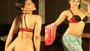 Exclusive Desi amateur reveals her body in hot video
