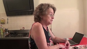 Chiavata aunty gets locked in with a young teen
