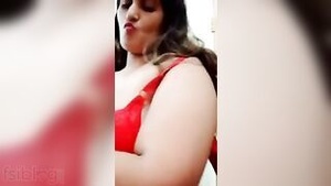 Pakistani girl flaunts her huge boobs in selfie video