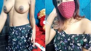 Hot Indian model flaunts her breasts on webcam
