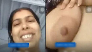 Indian aunt flaunts her assets in a sensual video