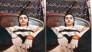 Pretty girl from Pakistan shows off her pussy in this steamy video