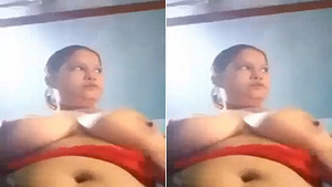 Indo BBW bhabhi flaunts her big boobs in amateur video