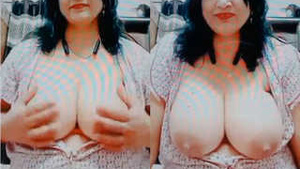 Indian Aunty flaunts her big boobs in exclusive video
