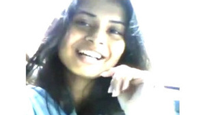 Beautiful desi girl gives a blowjob in a car