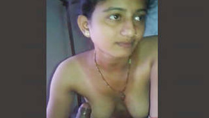 Horny Tamil girl gives a blowjob and gets aroused