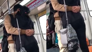 Desi college girls' sex video in Delhi subway