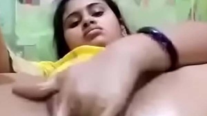 Desi babe Pooja masturbates and teases in this naughty video