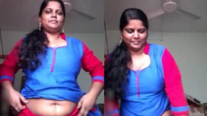 Bhabhi with big boobs and pussy pleases lover with erotic performance