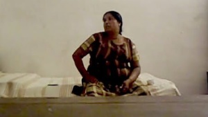 Tamil aunty Swana's BBW sex tape
