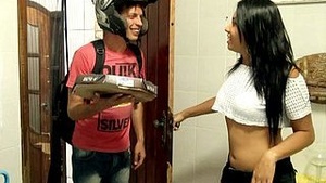 Pizza delivery guy gets a surprise from his Brazilian customer