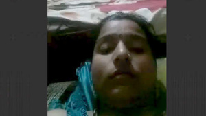 Desi bhabhi uses her fingers for pleasure in this telegu video