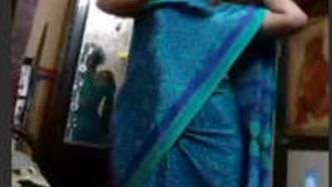 Chubby Tamil aunty's leaked video is a must-watch