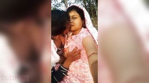 Indian girls with big boobs have outdoor sex in public