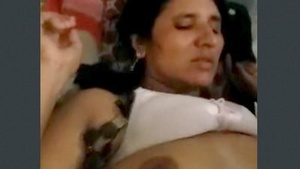 Pakistani Bhabi Has Quick Sex with Student in Village