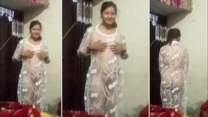 Indian bhabhi's beautiful nude body captured on sex MMS by husband