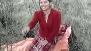 Aunty gets naughty in the garden