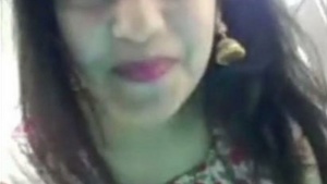 Cute desi bhabi flaunts her big boobs in sensual video