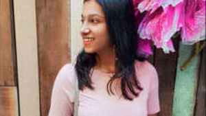 Tamil girl from Malaysia flaunts her body on video call