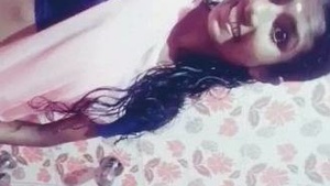 Mallu MMC girl gives a handjob in a steamy video