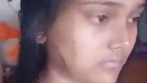 Nude Indian girl undresses sari for solo selfie