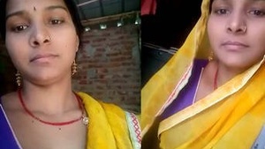 Desi wife flaunts her sexy body and pussy in village