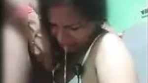 Bengali wife gets her mouth stuffed with cock in Desi porn video