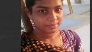 Tamil girl shows off her boobs and body in a revealing video