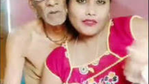 Desi bhabhi's hilarious TikTok moment with an old man