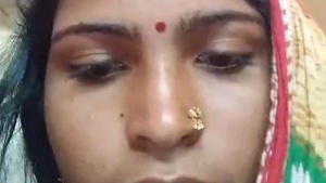 Village bhabhi indulges in self-pleasure with her fingers
